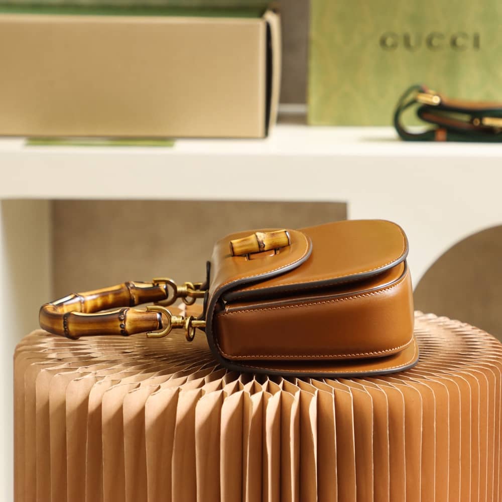 Bolsa Gucci Bamboo 1947 small top handle bag