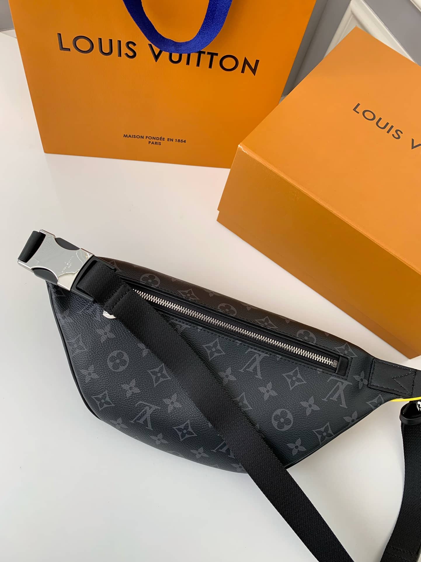 Pochete Louis Vuitton Discovery Bumbag PM