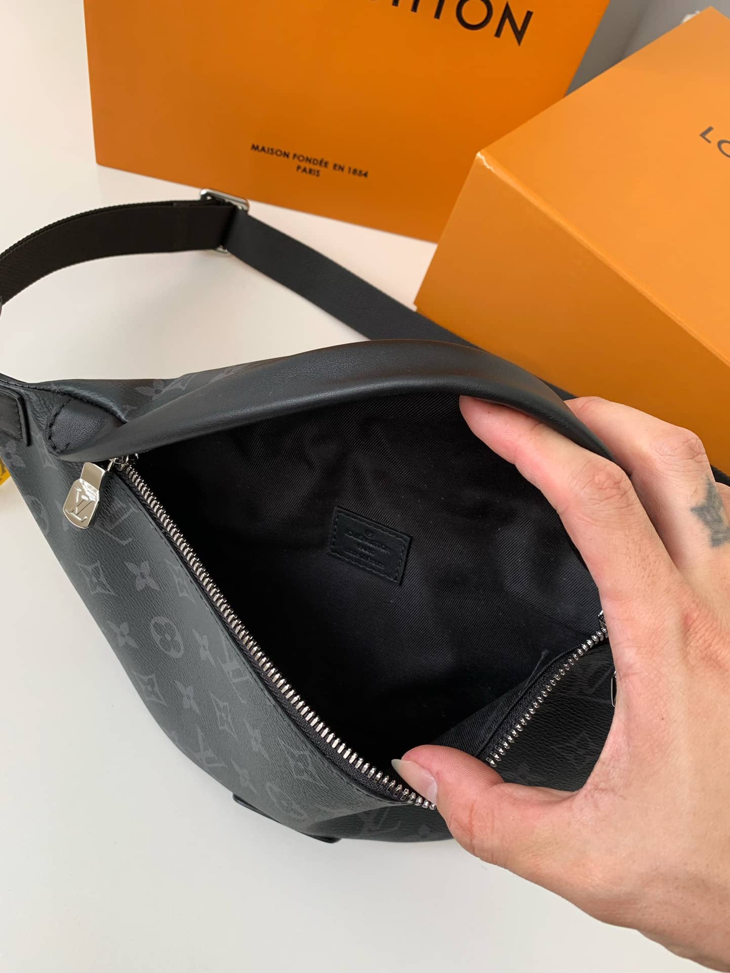 Pochete Louis Vuitton Discovery Bumbag PM