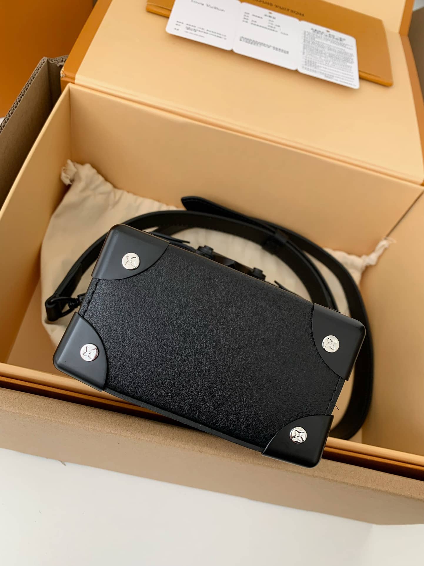 Bolsa Louis Vuitton Vertical Trunk Wearable