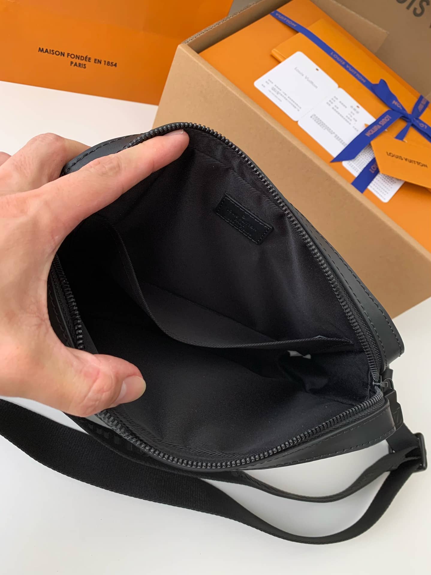 Bolsa Louis Vuitton Duo Messenger