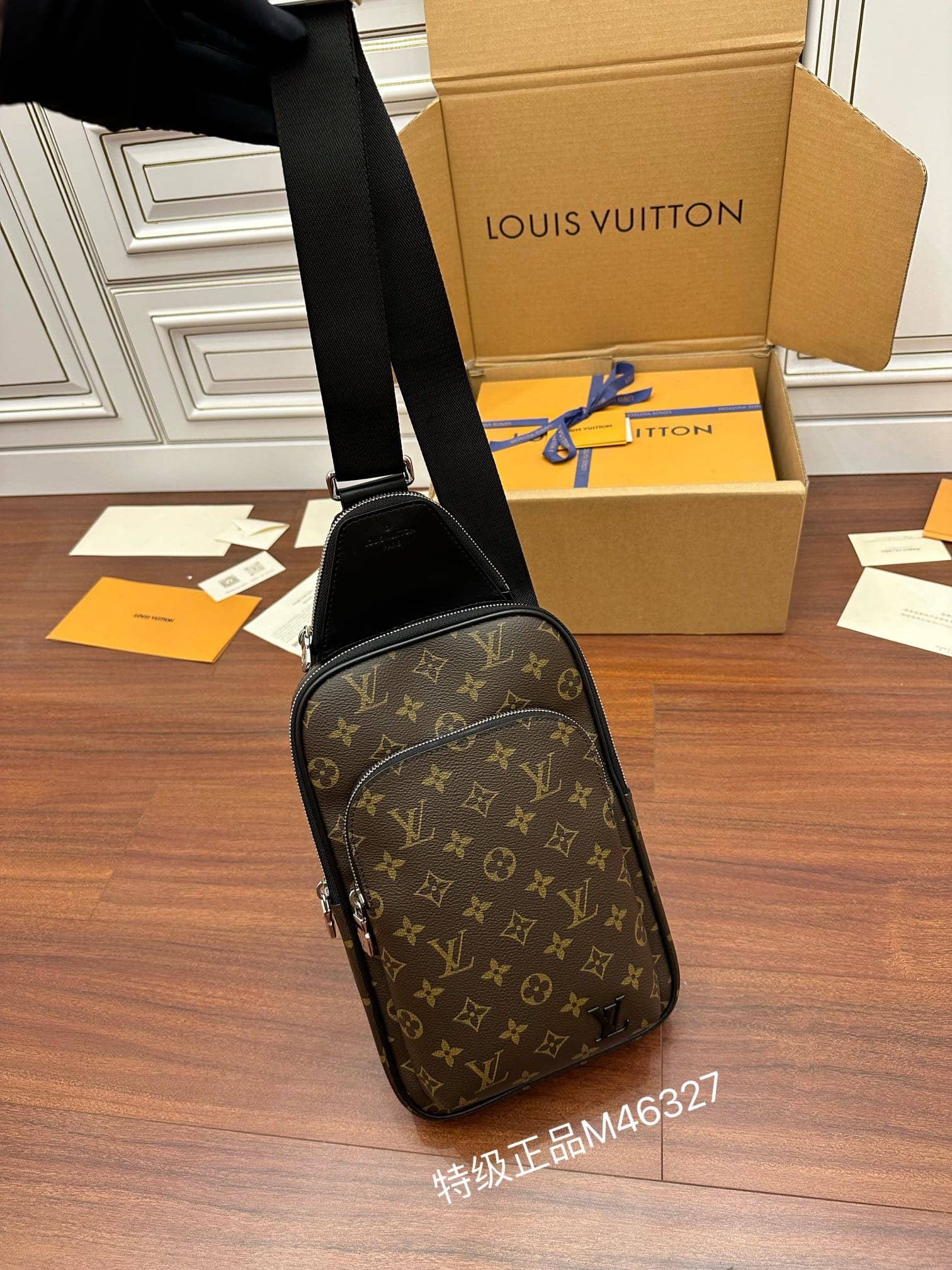 Bolsa Louis Vuitton Avenue Slingbag