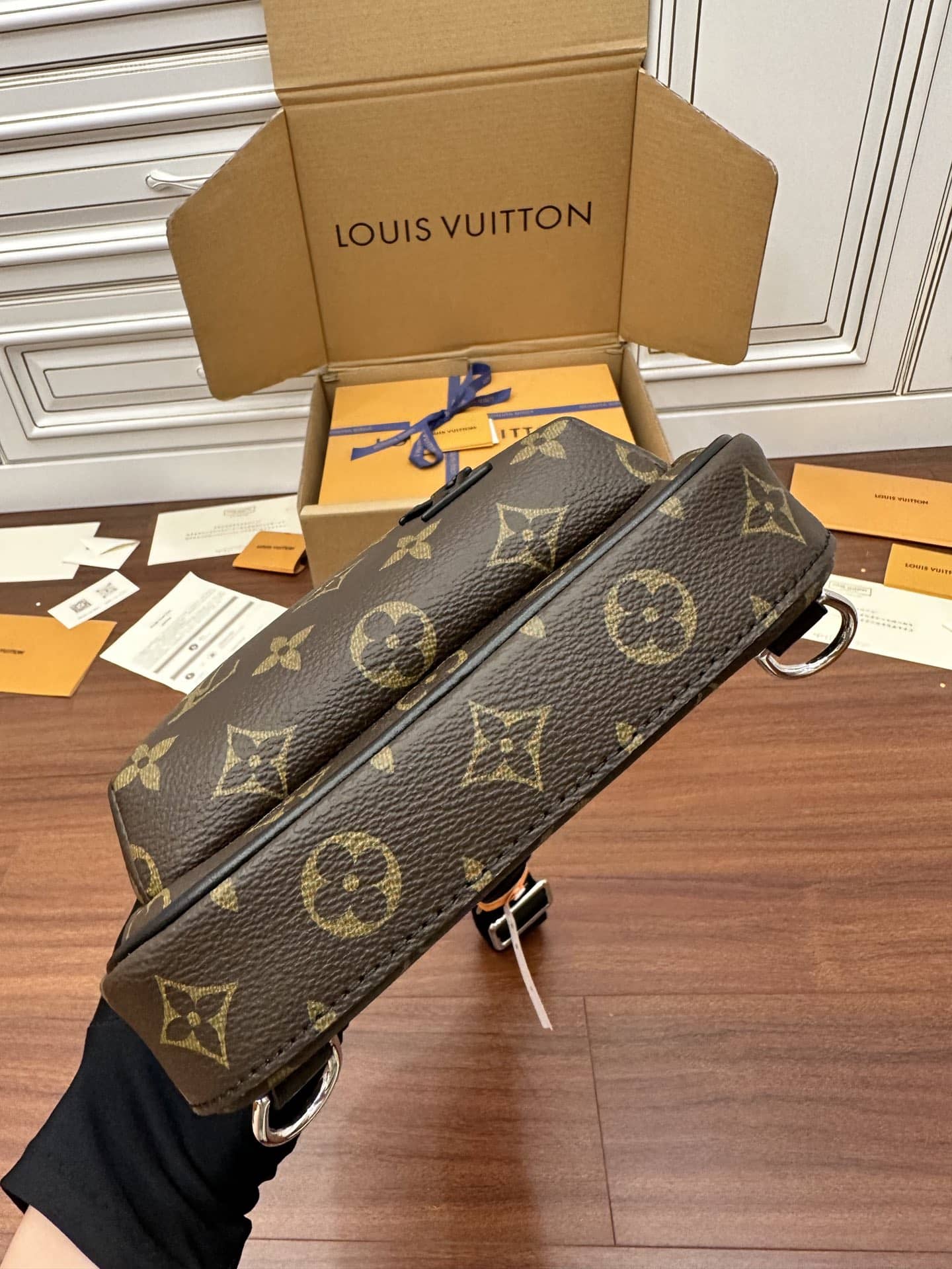 Bolsa Louis Vuitton Avenue Slingbag