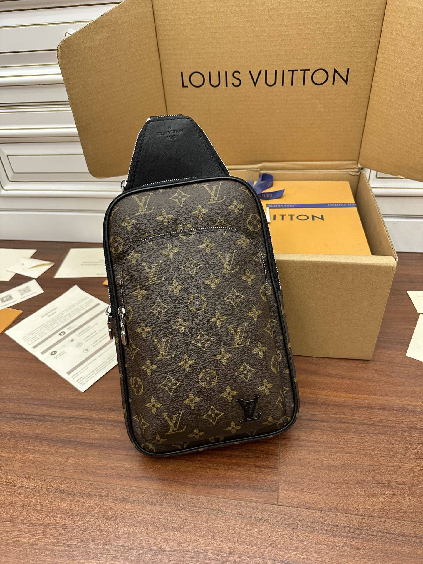 Bolsa Louis Vuitton Avenue Slingbag