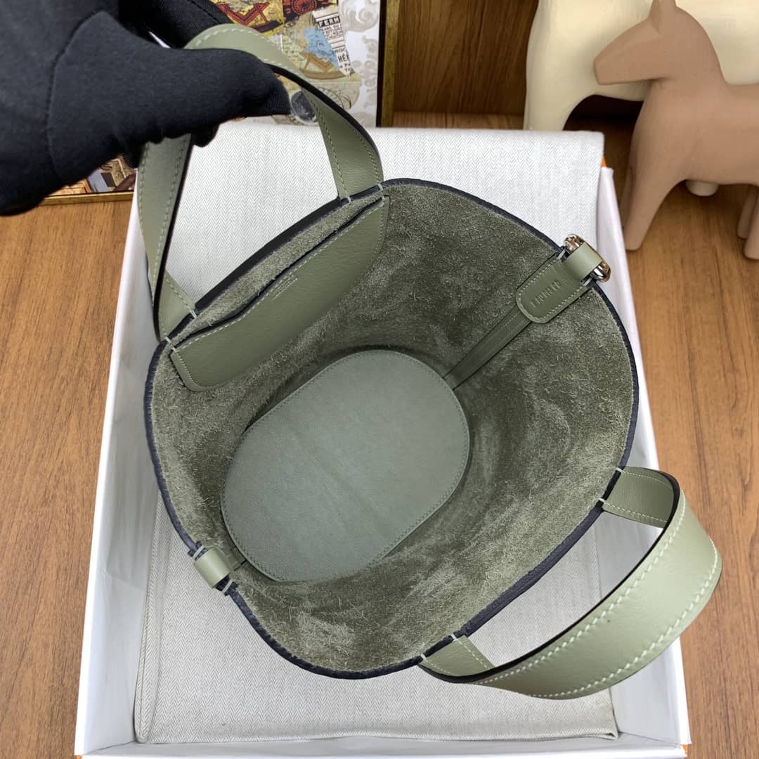 Bolsa Hermès 18cm in the loop