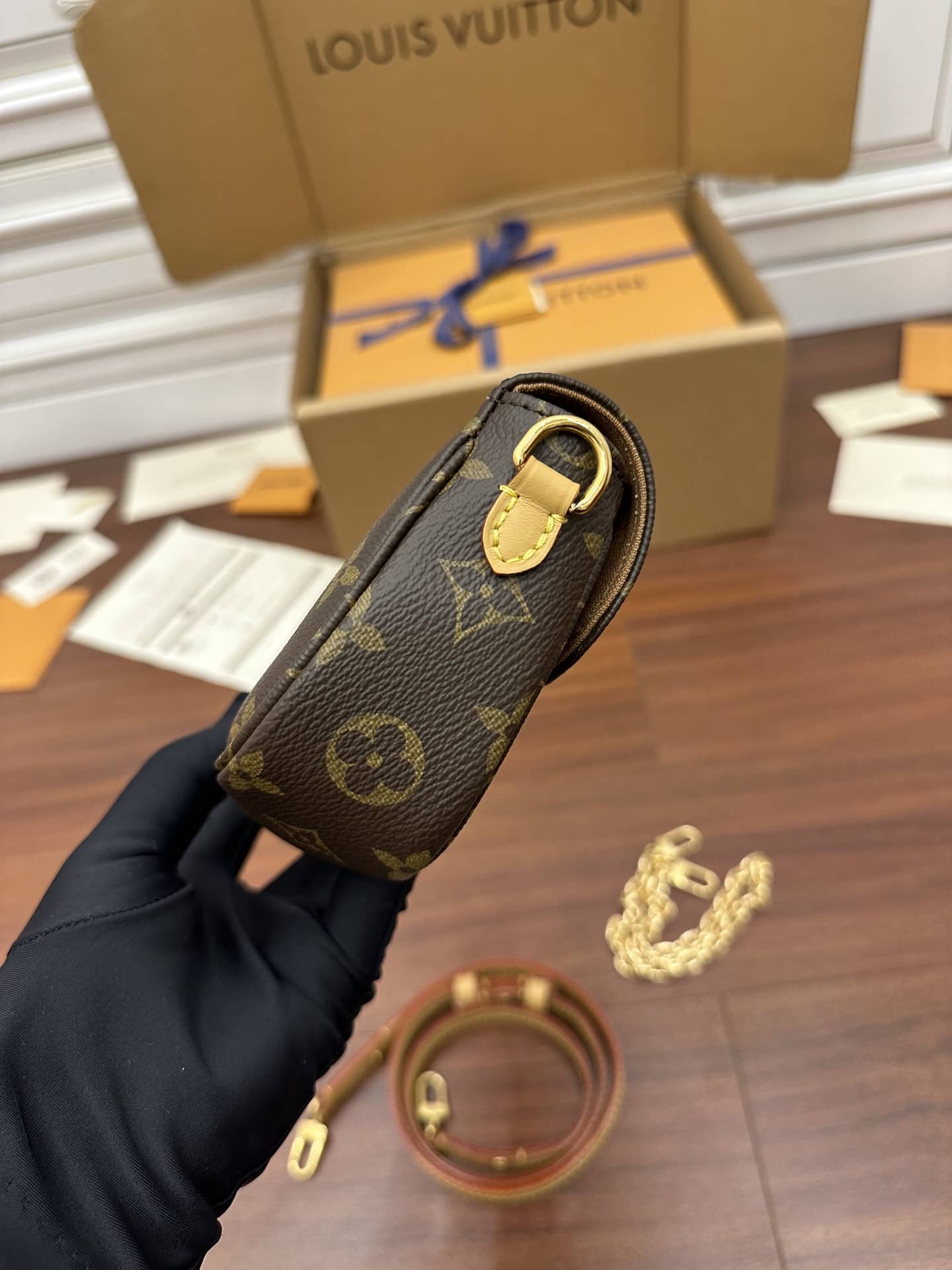 Bolsa Louis Vuitton Wallet on Chain Ivy