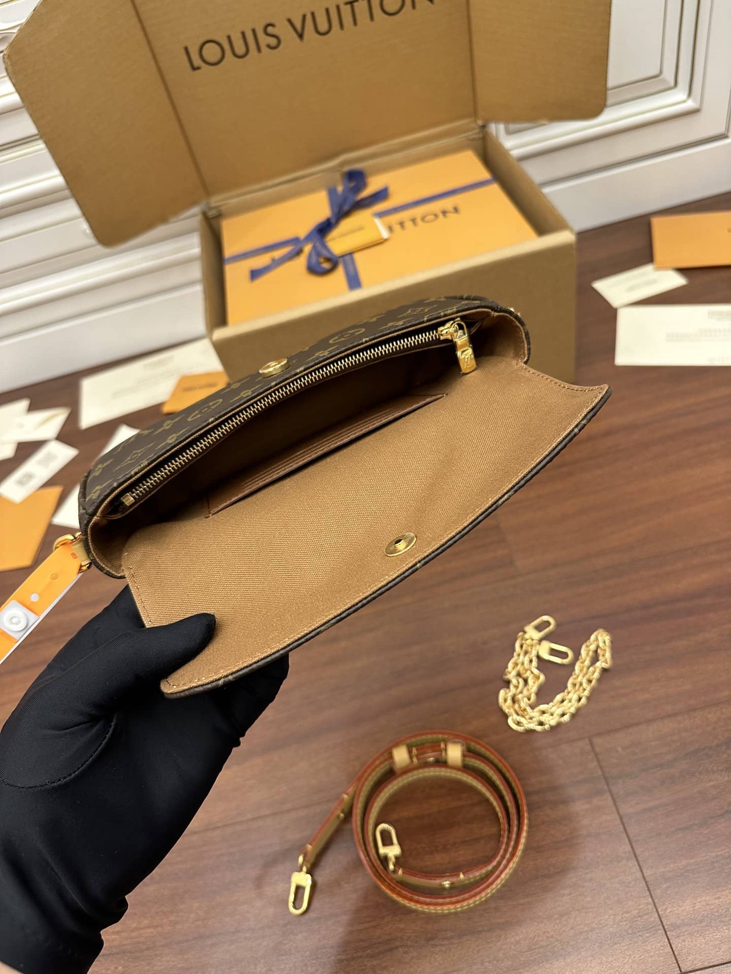 Bolsa Louis Vuitton Wallet on Chain Ivy