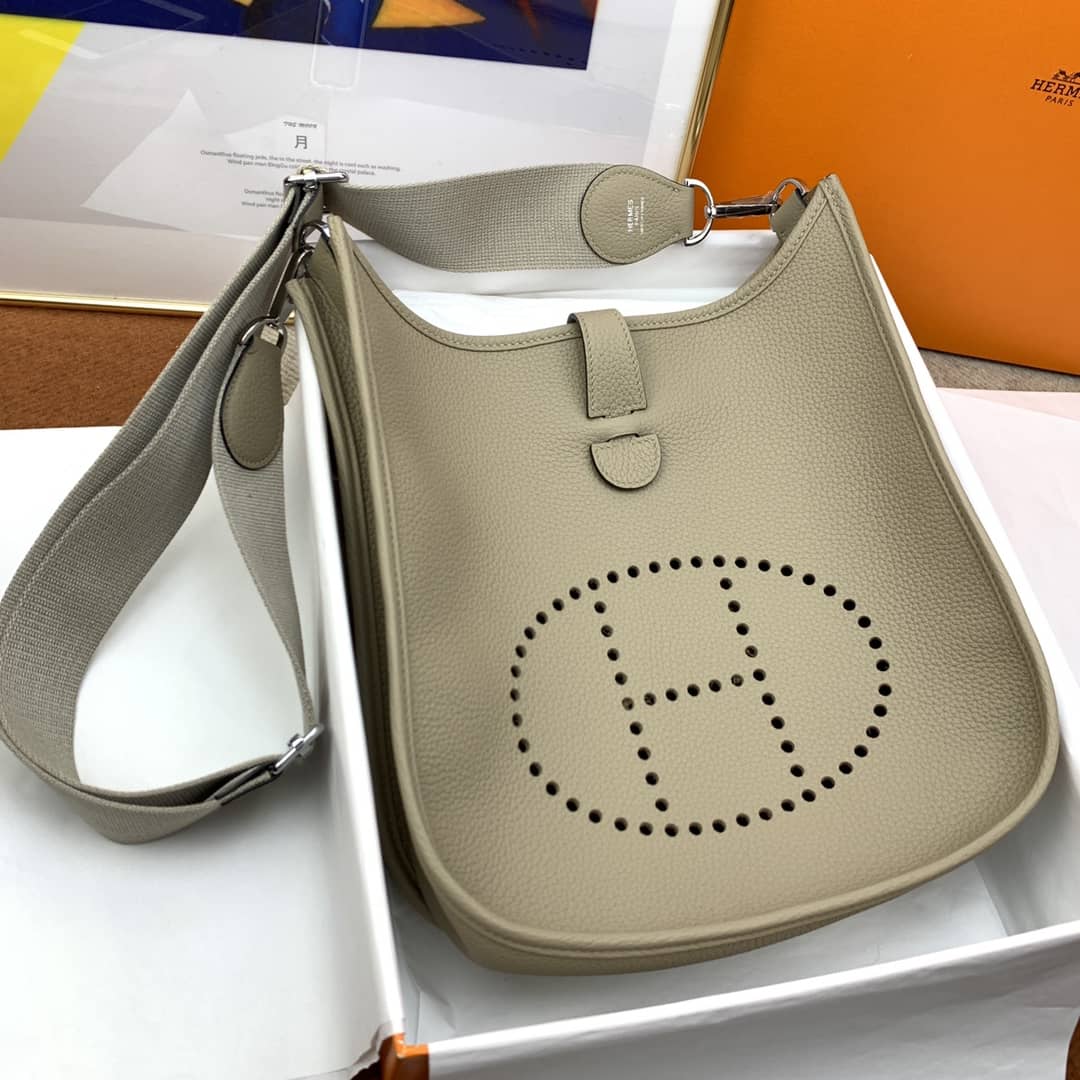 Bolsa Hermès Evelyn 29cm clemenc Tc 81