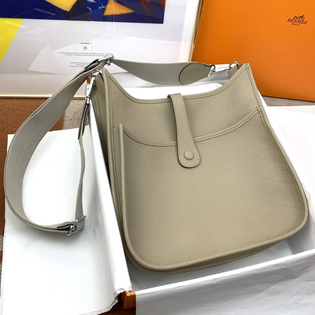 Bolsa Hermès Evelyn 29cm clemenc Tc 81
