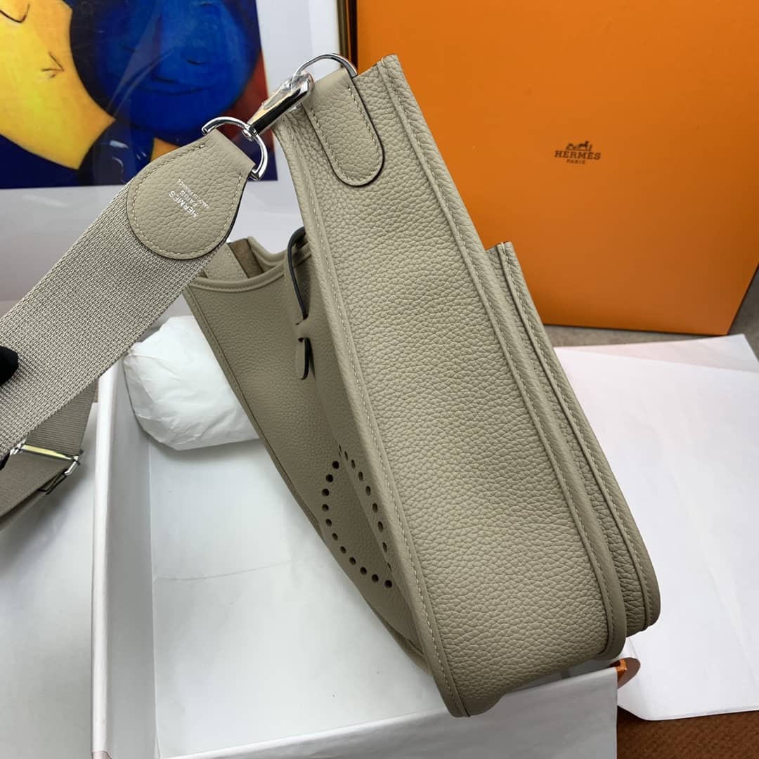 Bolsa Hermès Evelyn 29cm clemenc Tc 81