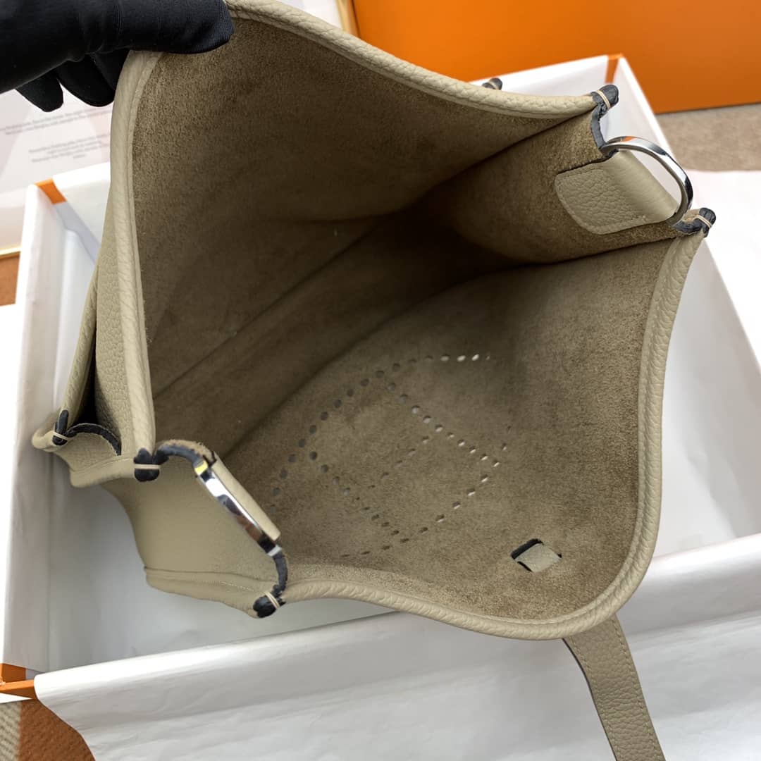 Bolsa Hermès Evelyn 29cm clemenc Tc 81