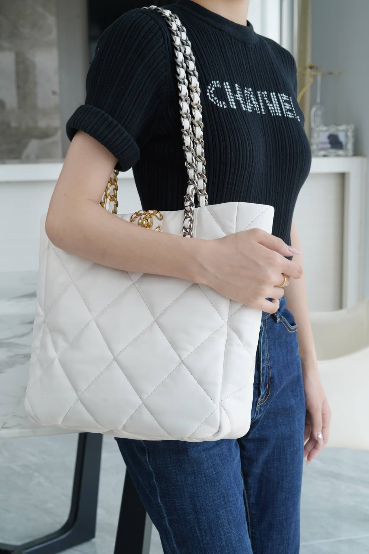 Bolsa CHANEL 19