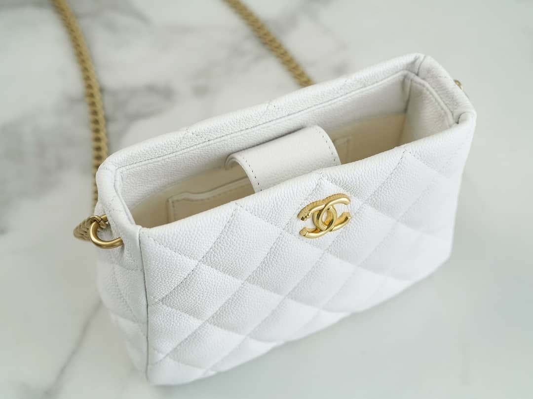 Bolsa CHANEL 23 HoBo