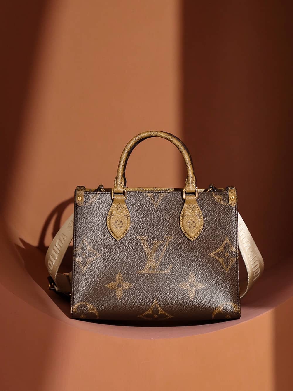 Bolsa Louis Vuitton OnTheGo PM