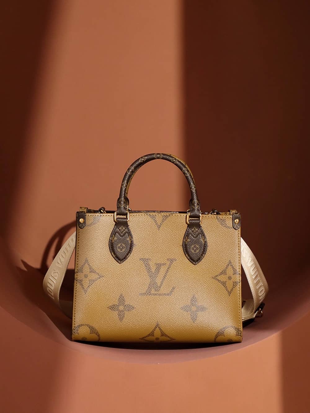 Bolsa Louis Vuitton OnTheGo PM
