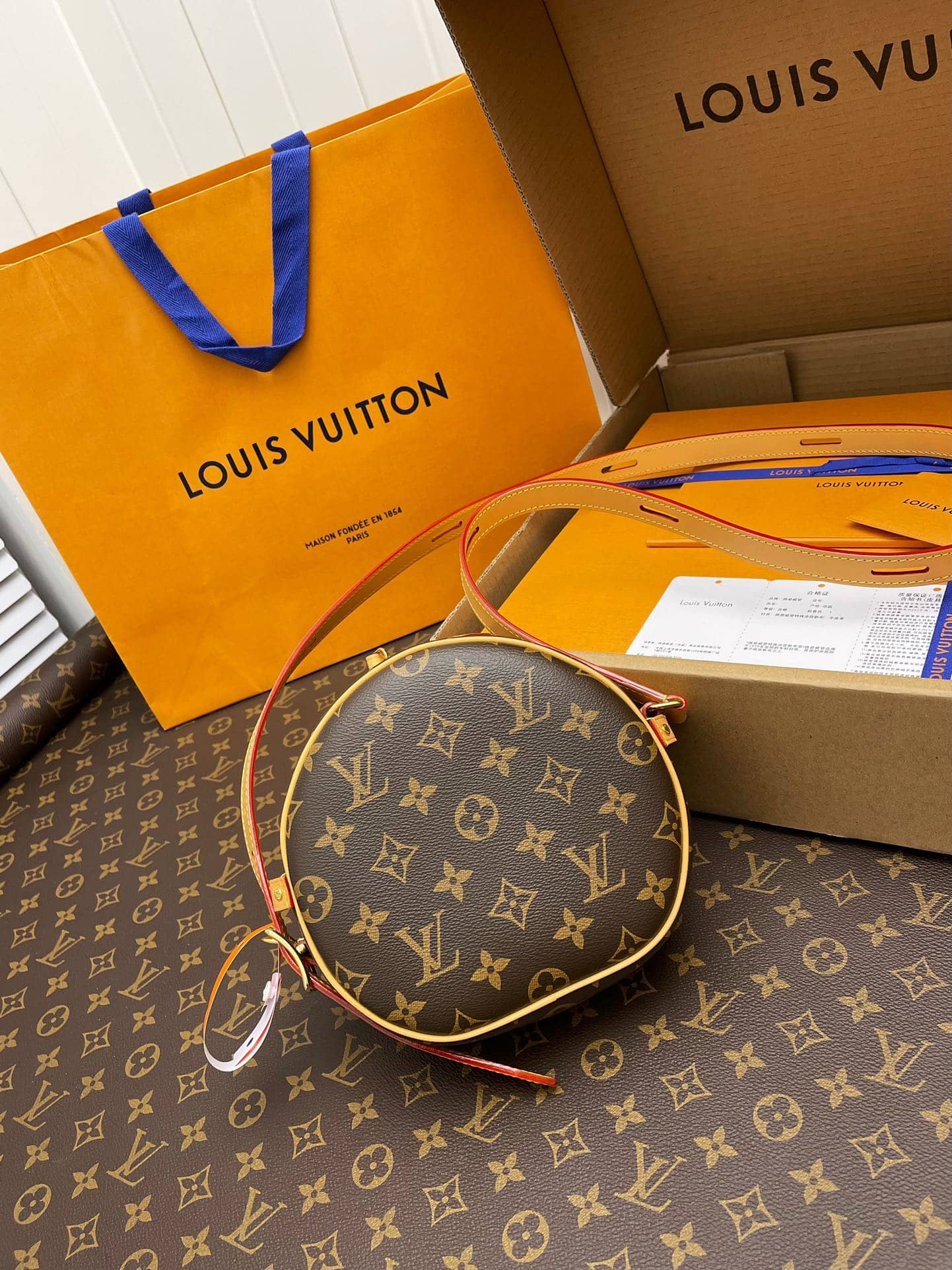 Bolsa Louis Vuitton Boite Chapeau Souple PM