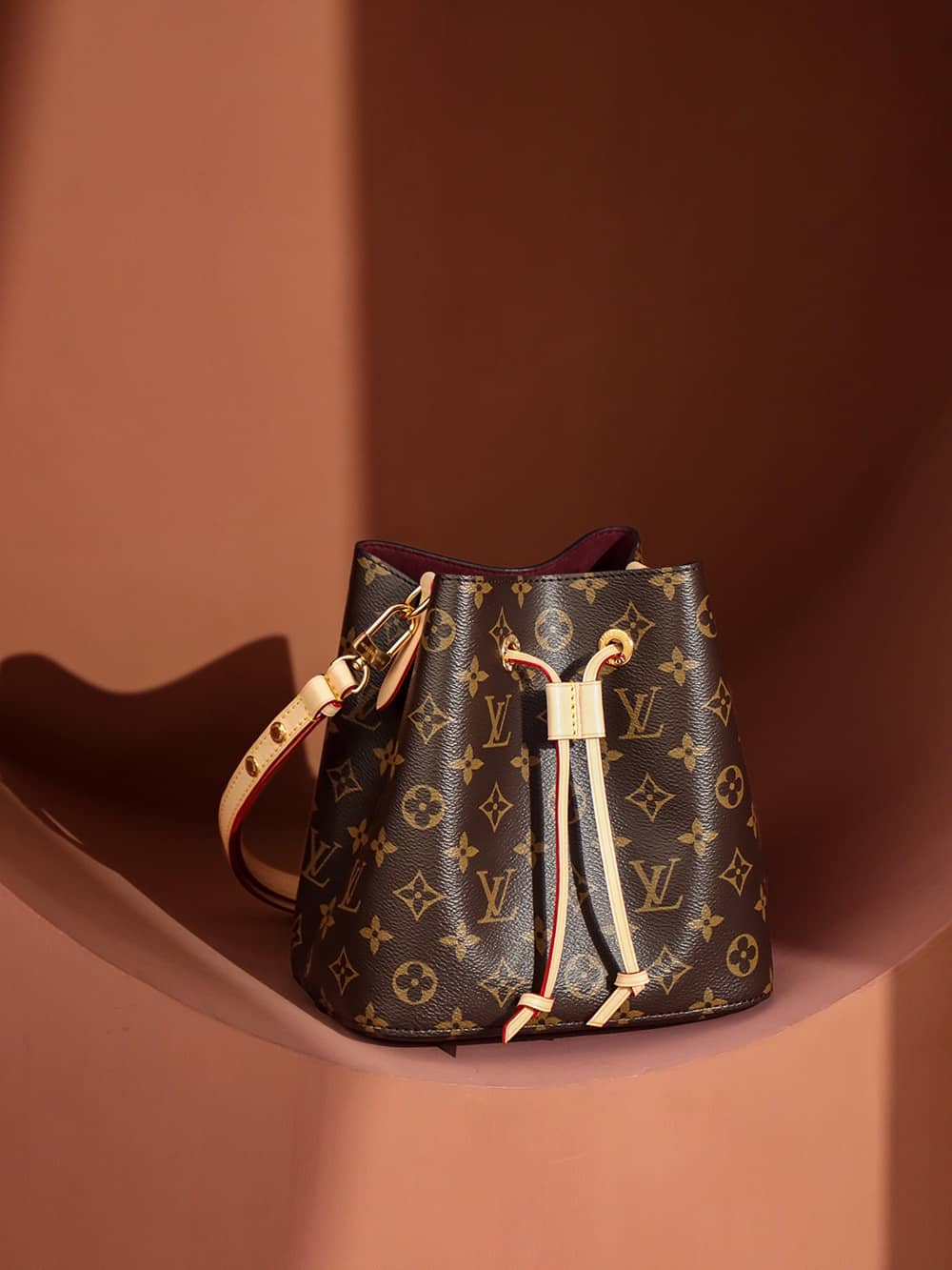 Bolsa Louis Vuitton NÉONOÉ BB