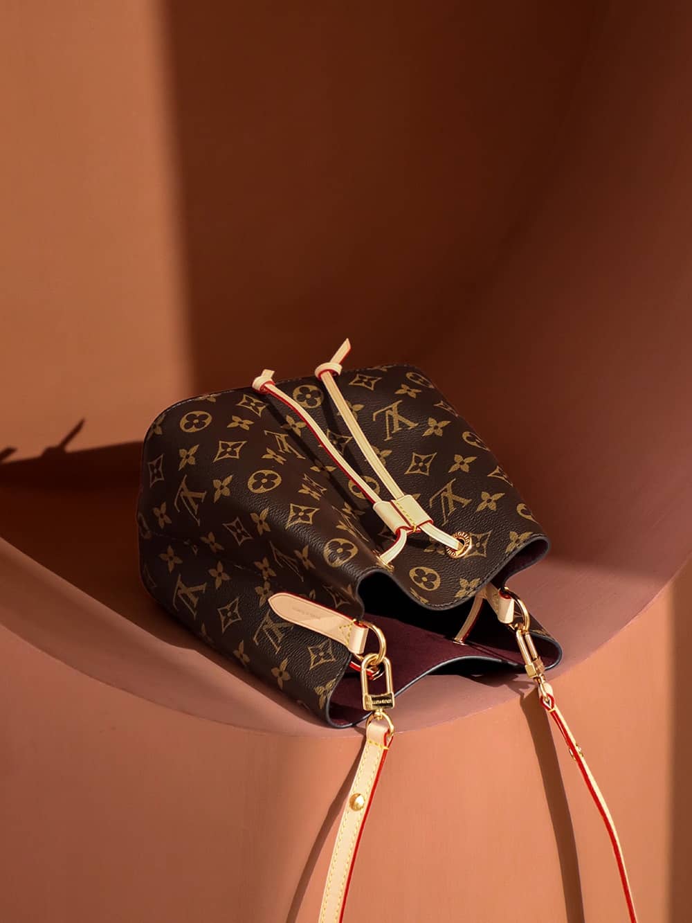 Bolsa Louis Vuitton NÉONOÉ BB