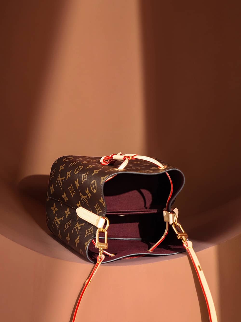 Bolsa Louis Vuitton NÉONOÉ BB