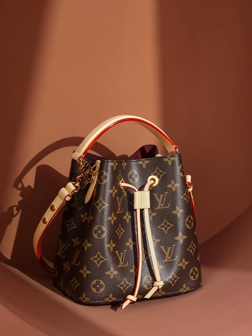 Bolsa Louis Vuitton NÉONOÉ BB