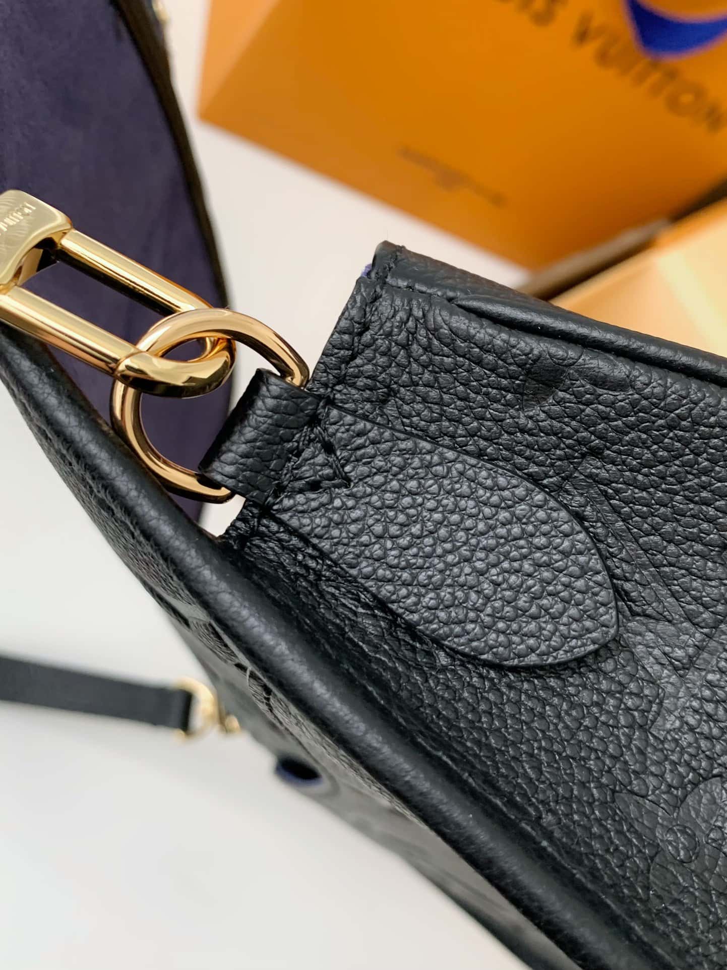 Bolsa Louis Vuitton Diana Noir