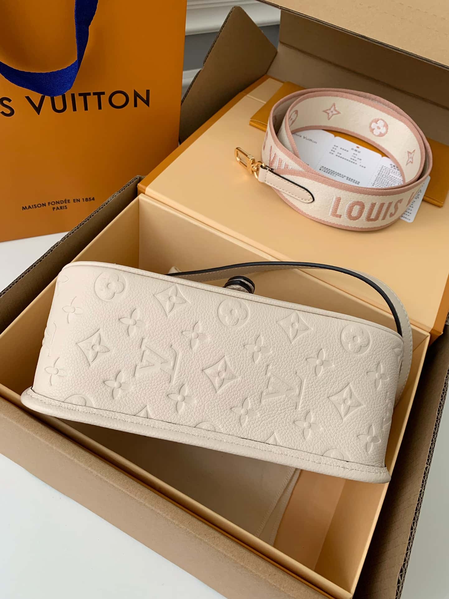 Bolsa Louis Vuitton Diana Creme