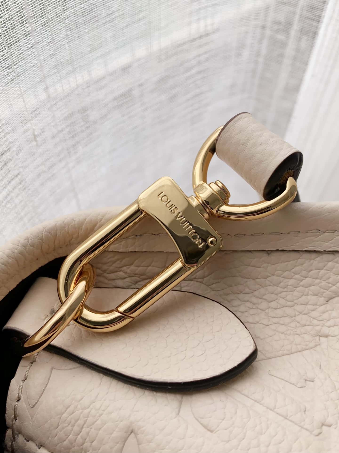 Bolsa Louis Vuitton Diana Creme