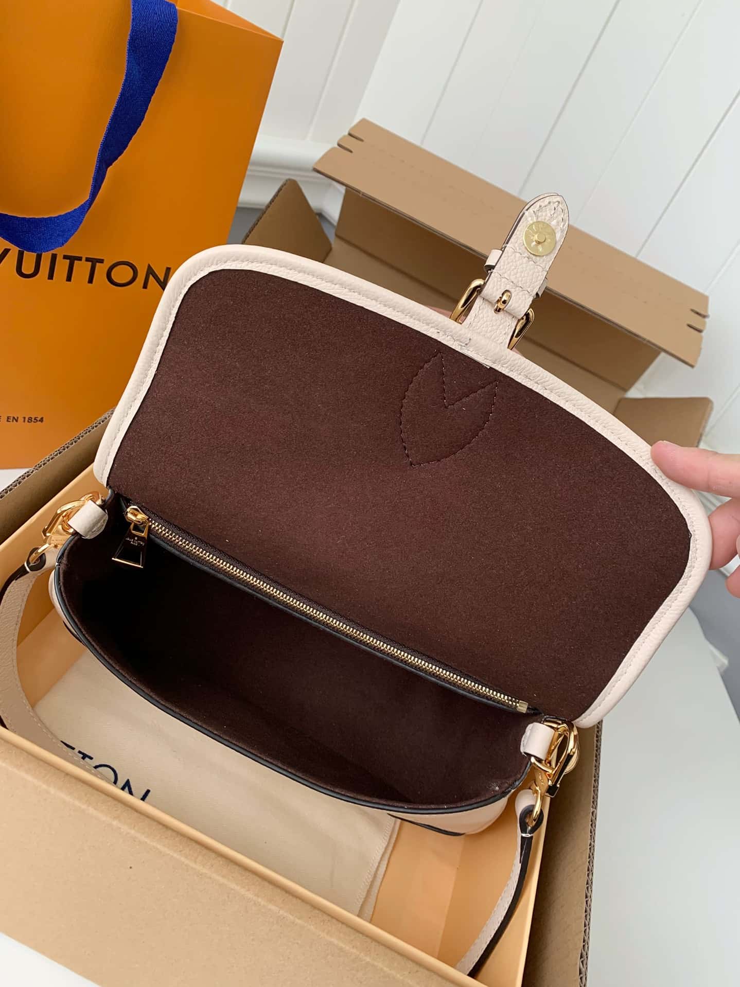 Bolsa Louis Vuitton Diana Creme