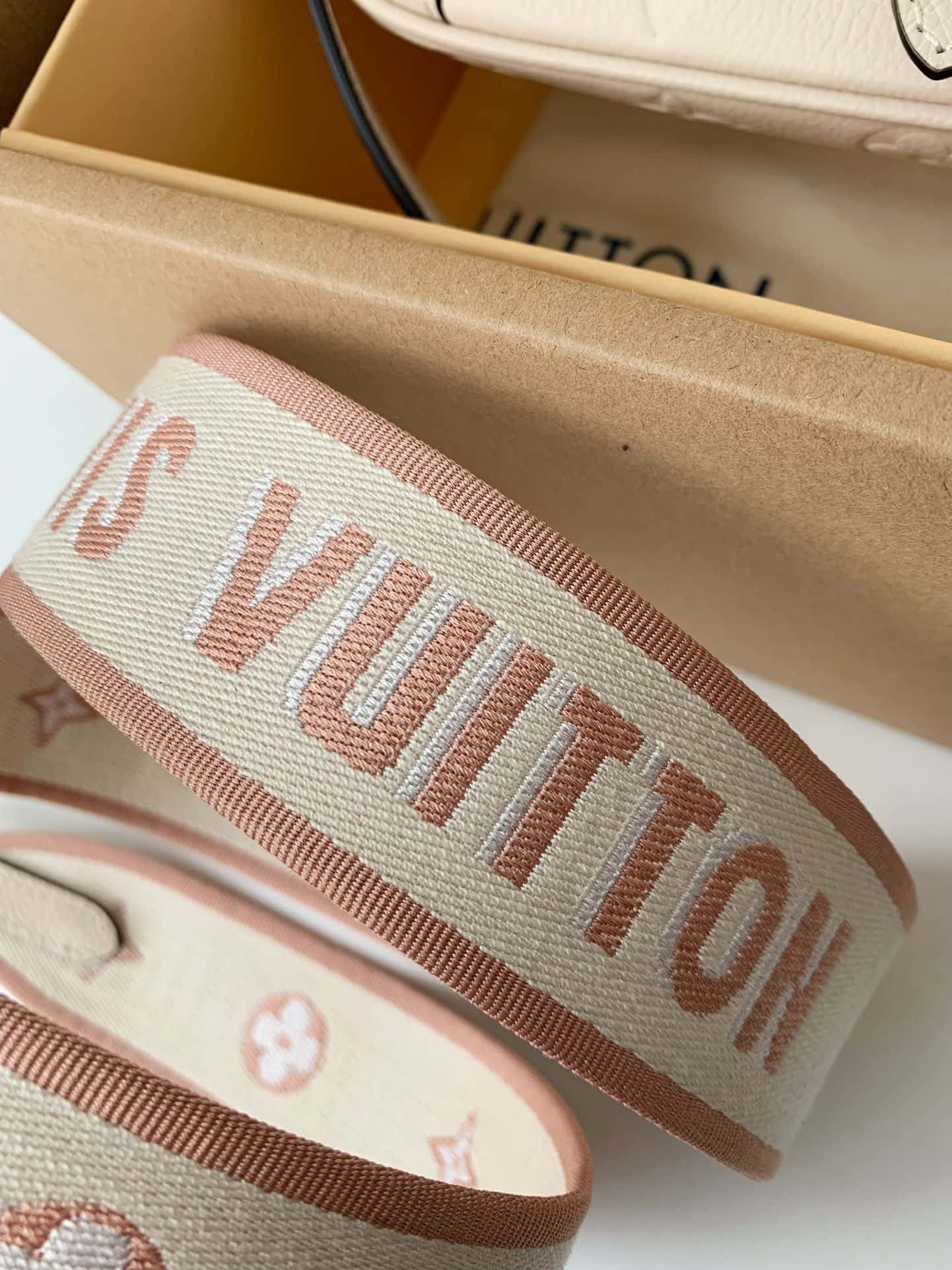 Bolsa Louis Vuitton Diana Creme