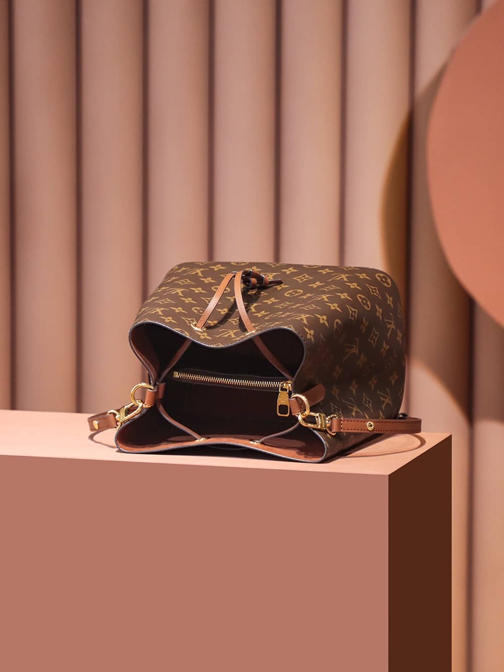 Bolsa Louis Vuitton NéoNoé