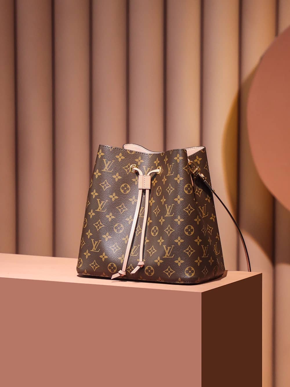 Bolsa Louis Vuitton M44022 NéoNoé
