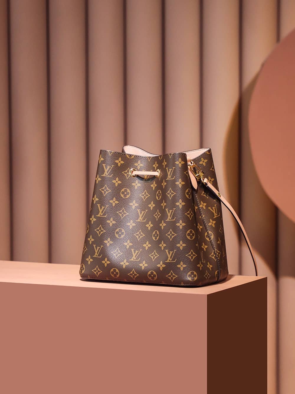 Bolsa Louis Vuitton M44022 NéoNoé