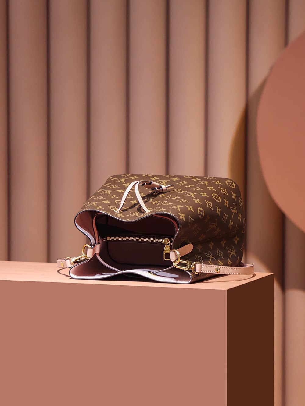 Bolsa Louis Vuitton M44022 NéoNoé