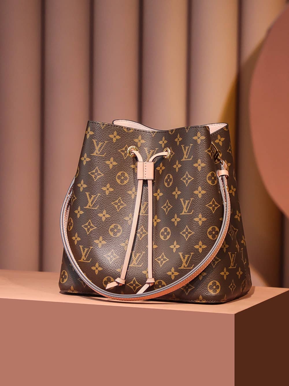 Bolsa Louis Vuitton M44022 NéoNoé