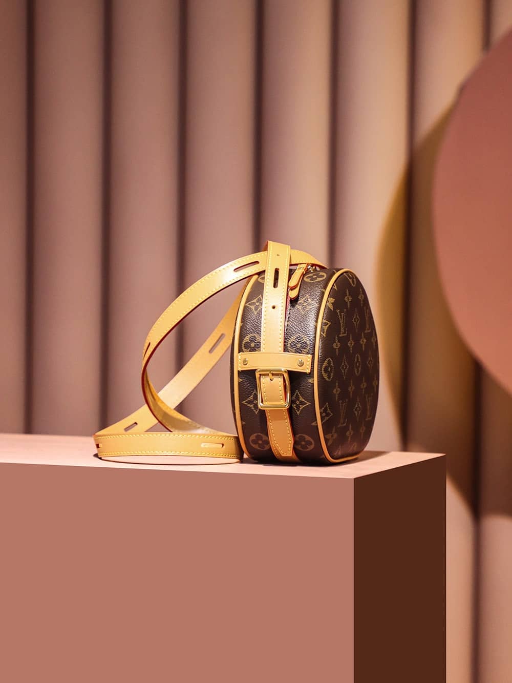 Bolsa Louis Vuitton Boite Chapeau Souple PM