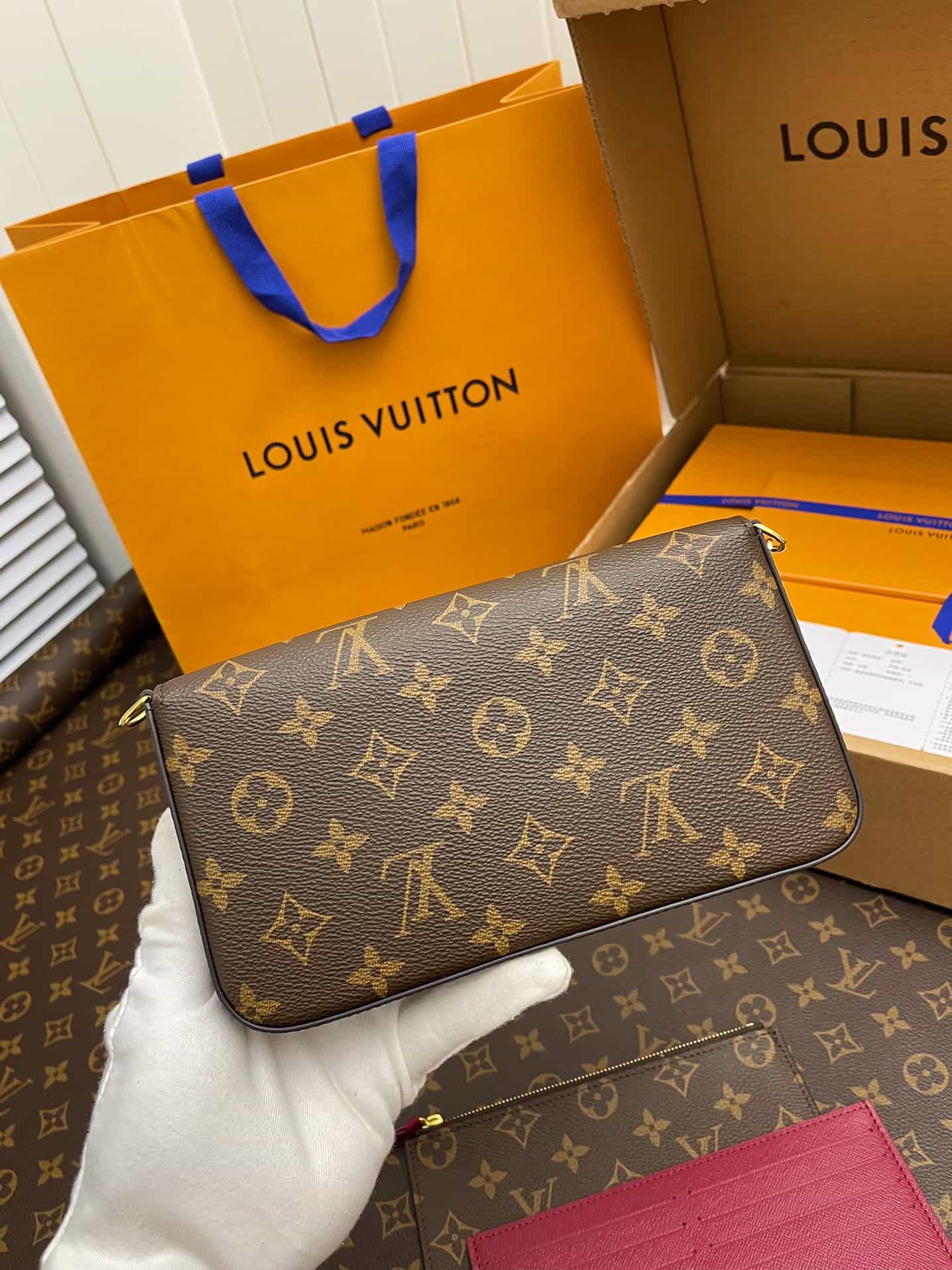 Bolsa Louis Vuitton Félicie Pochette