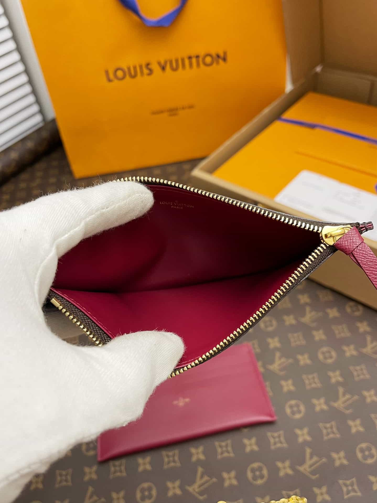 Bolsa Louis Vuitton Félicie Pochette
