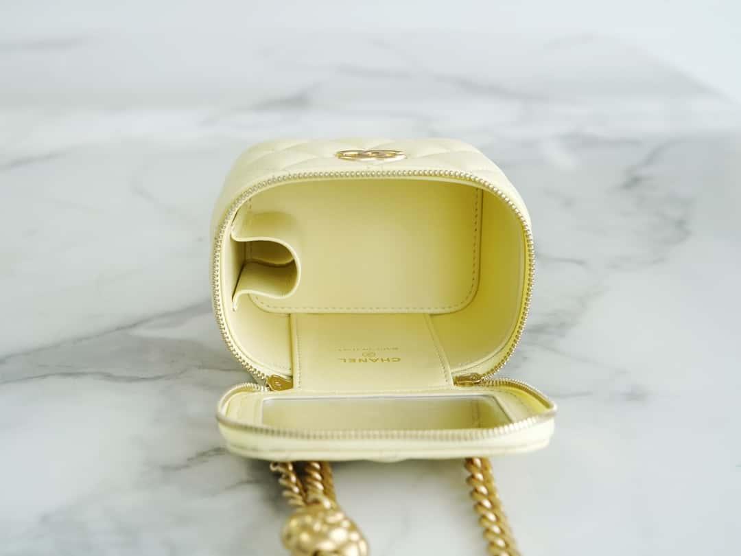 Bolsa CHANEL 23s