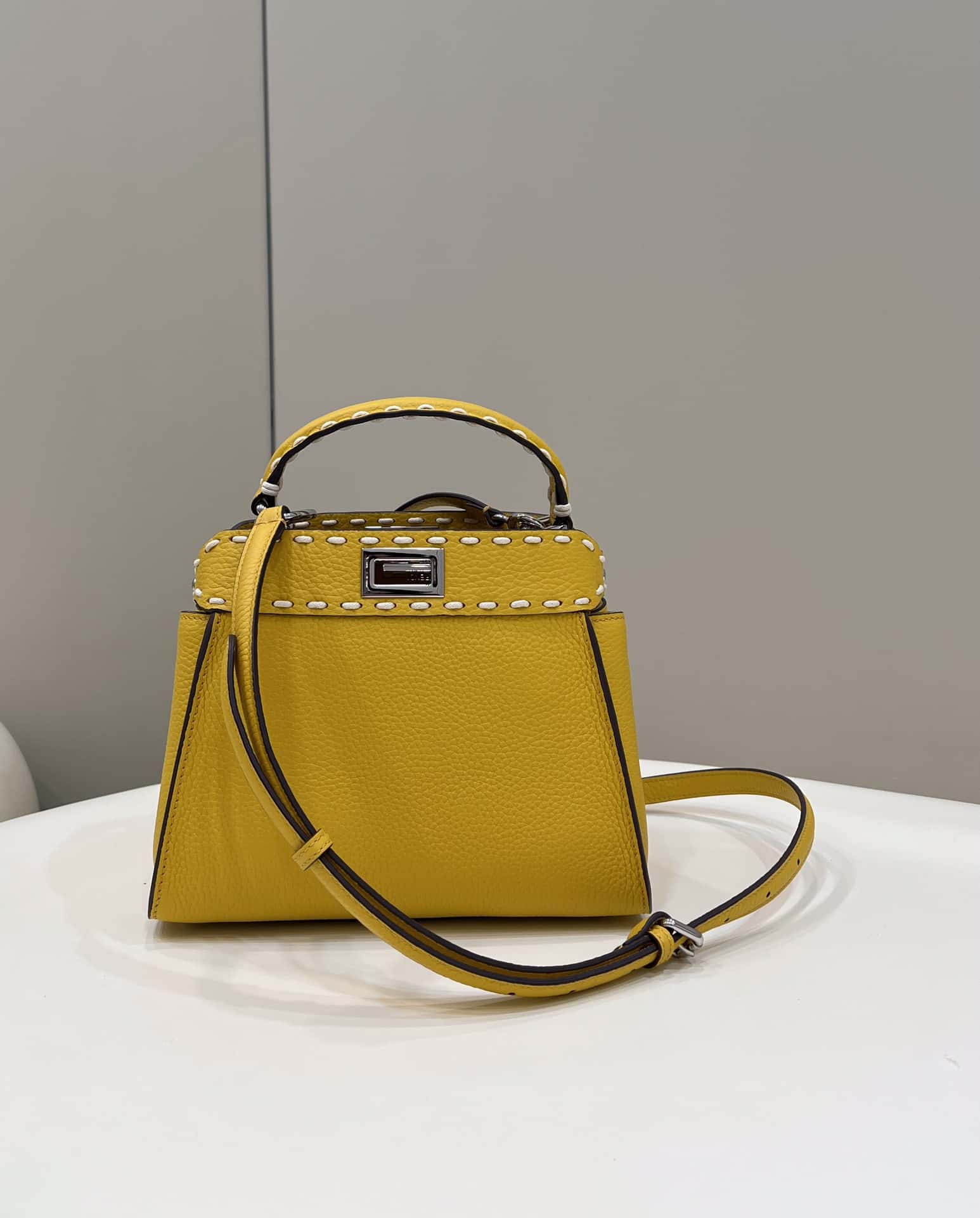 Bolsa FENDI Peekaboo
