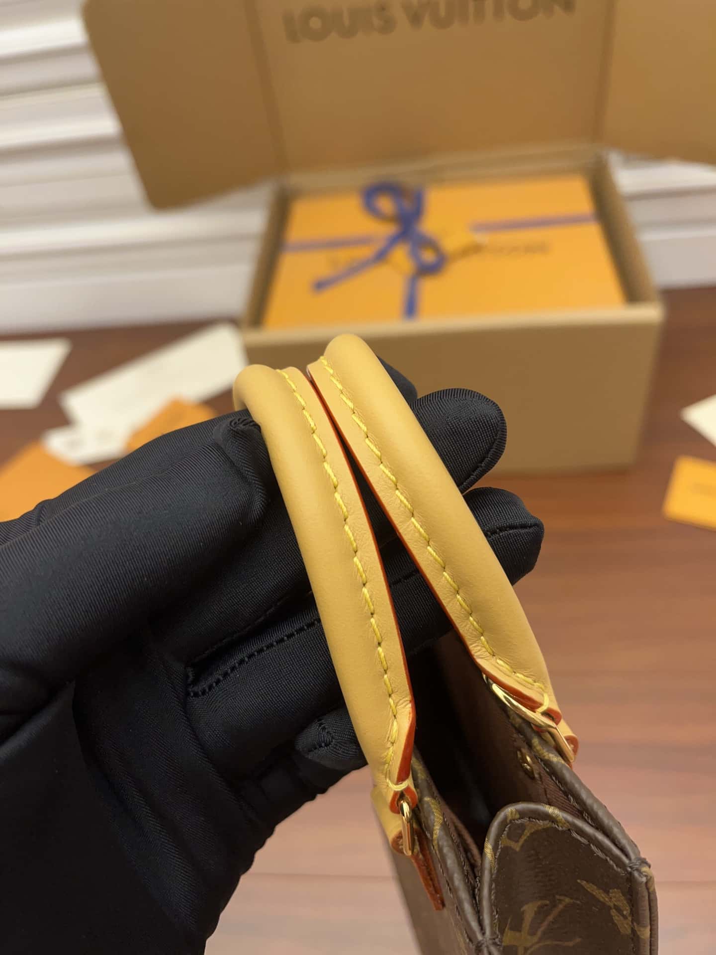 Bolsa Louis Vuitton Petit Sac Plat