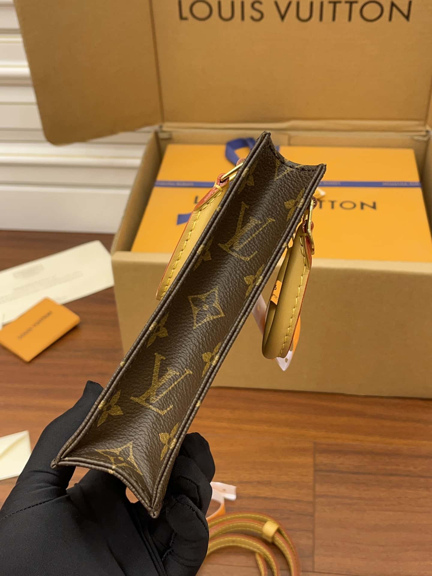 Bolsa Louis Vuitton Petit Sac Plat