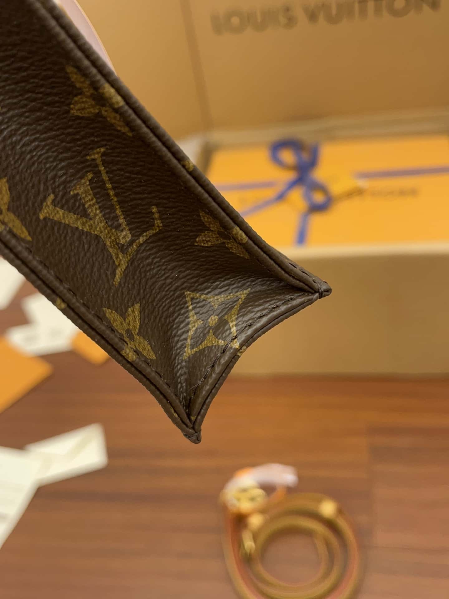 Bolsa Louis Vuitton Petit Sac Plat