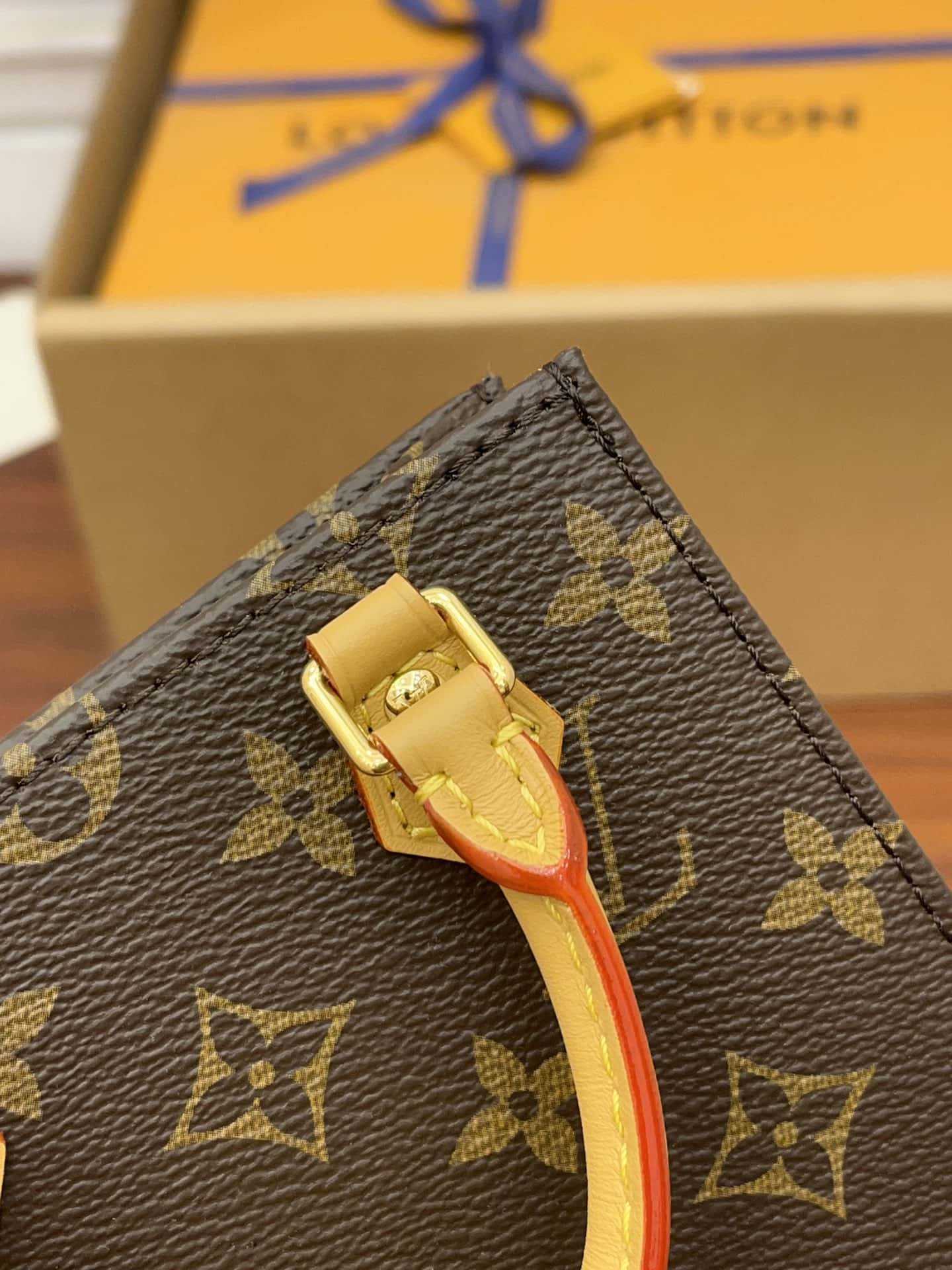 Bolsa Louis Vuitton Petit Sac Plat