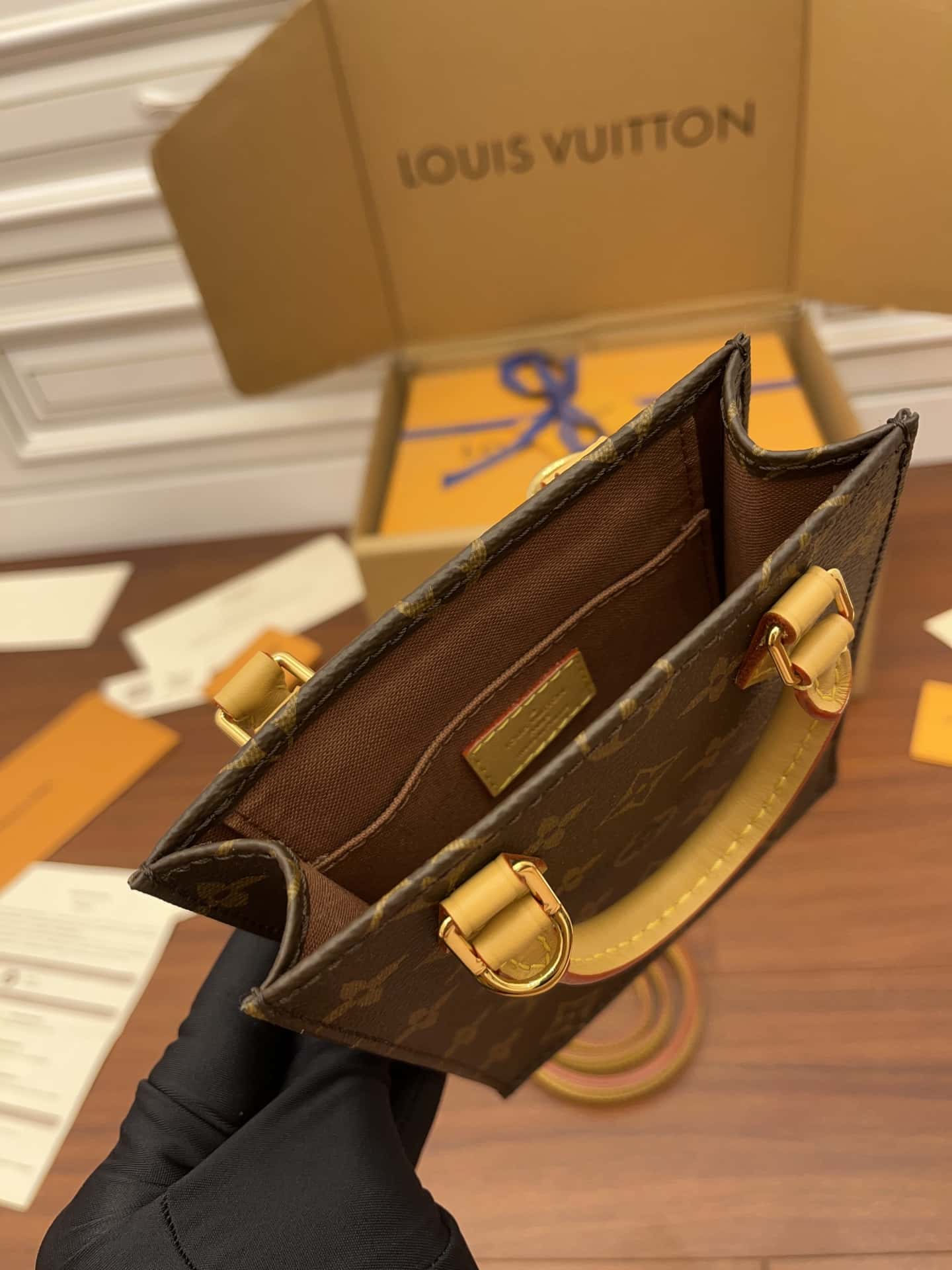 Bolsa Louis Vuitton Petit Sac Plat