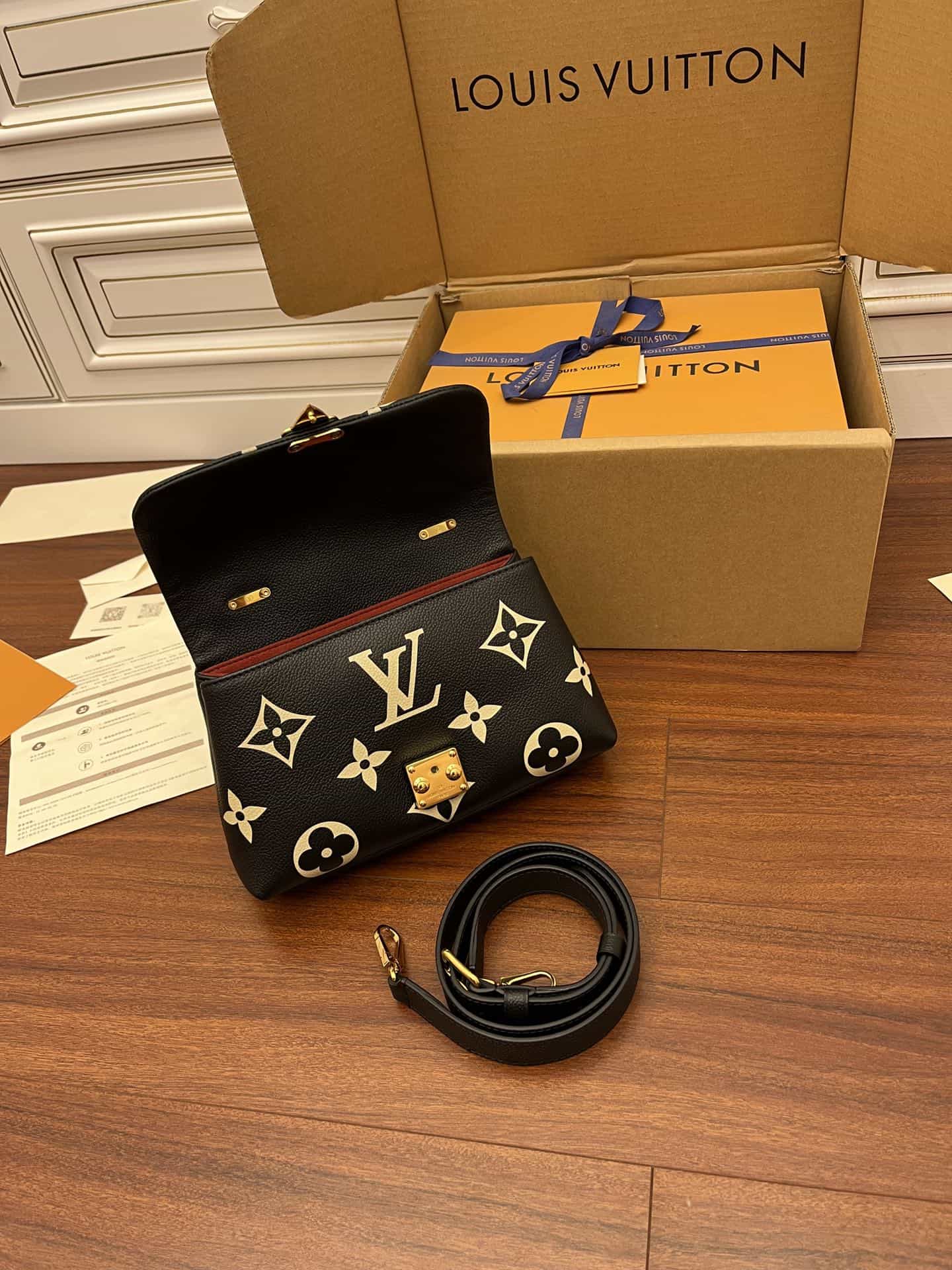 Bolsa Louis Vuitton  Madeleine BB