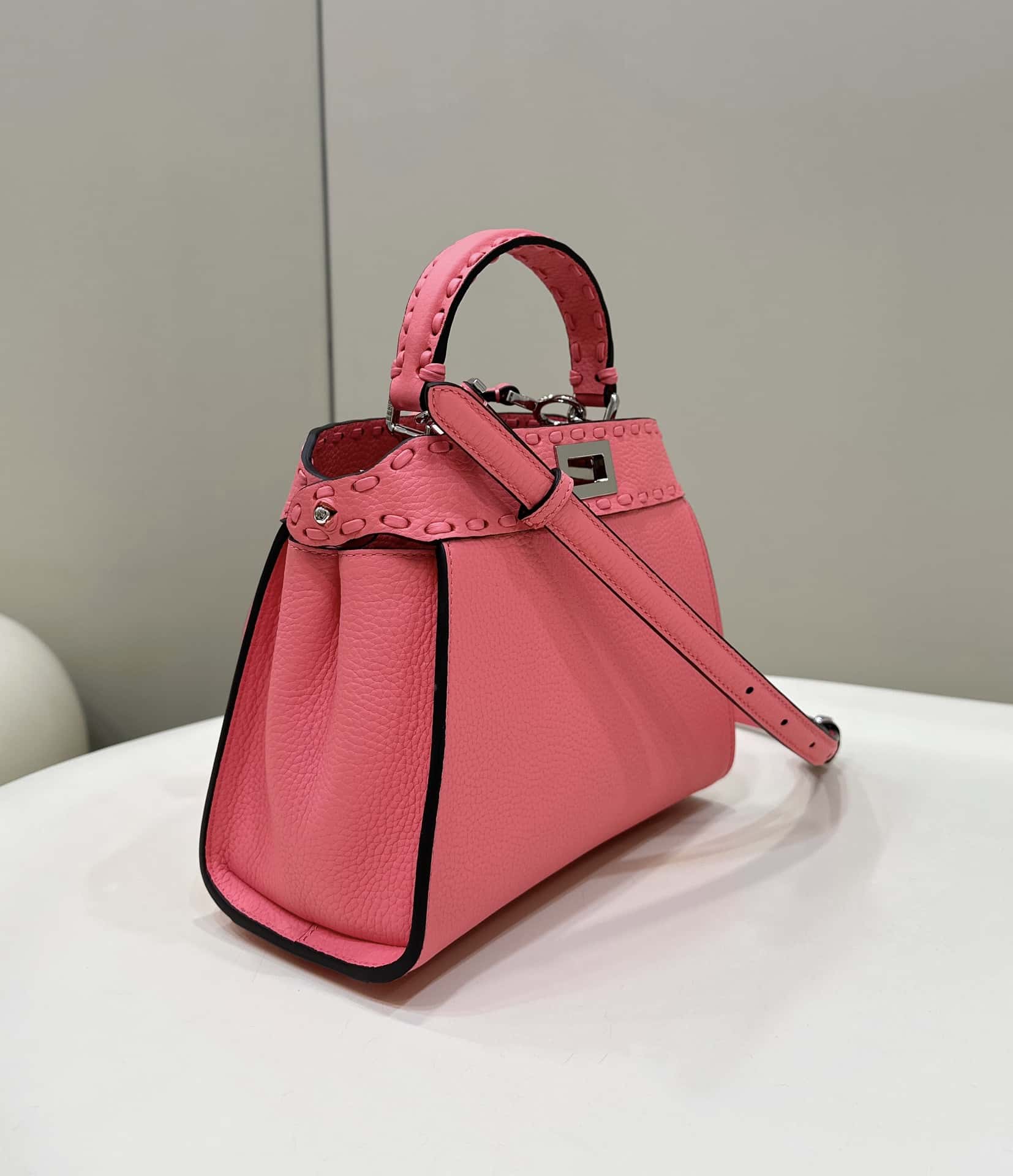 Bolsa FENDI peekaboo