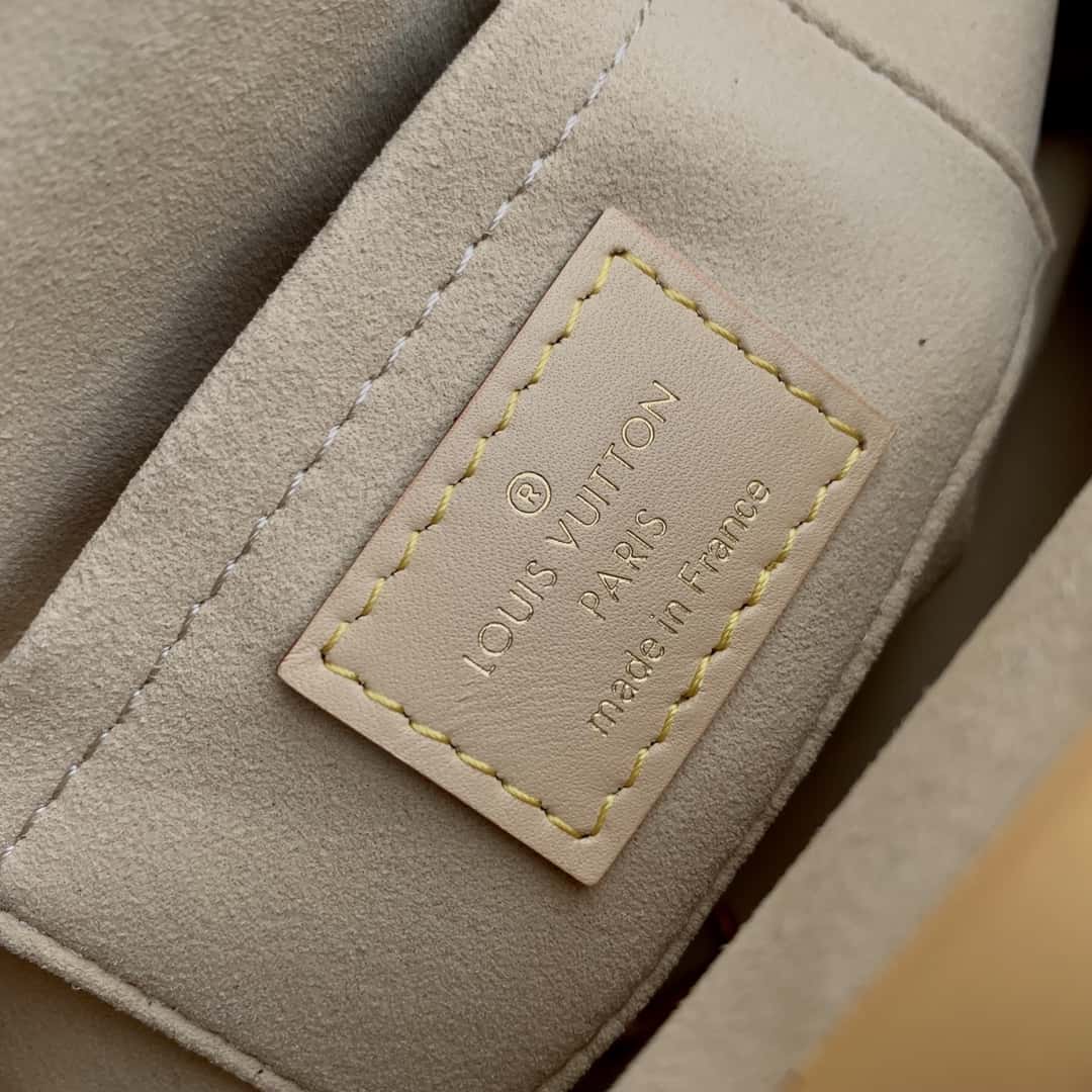 Bolsa Louis Vuitton Monogram Clutch