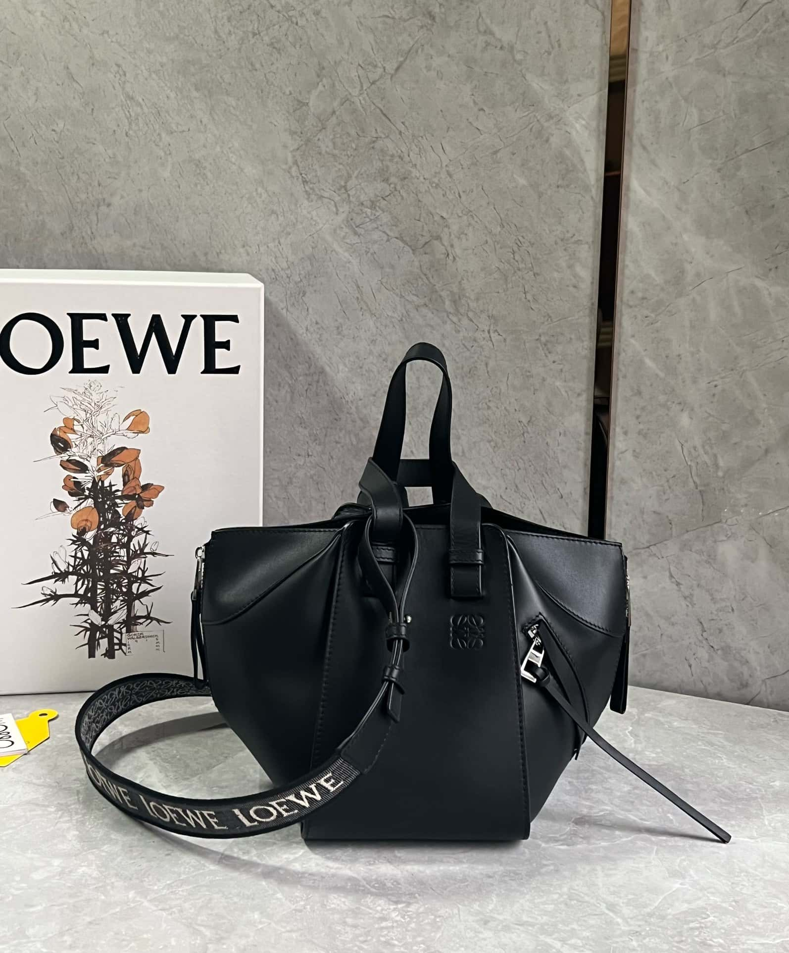 Bolsa LOEWE Calfskin Small Hammock