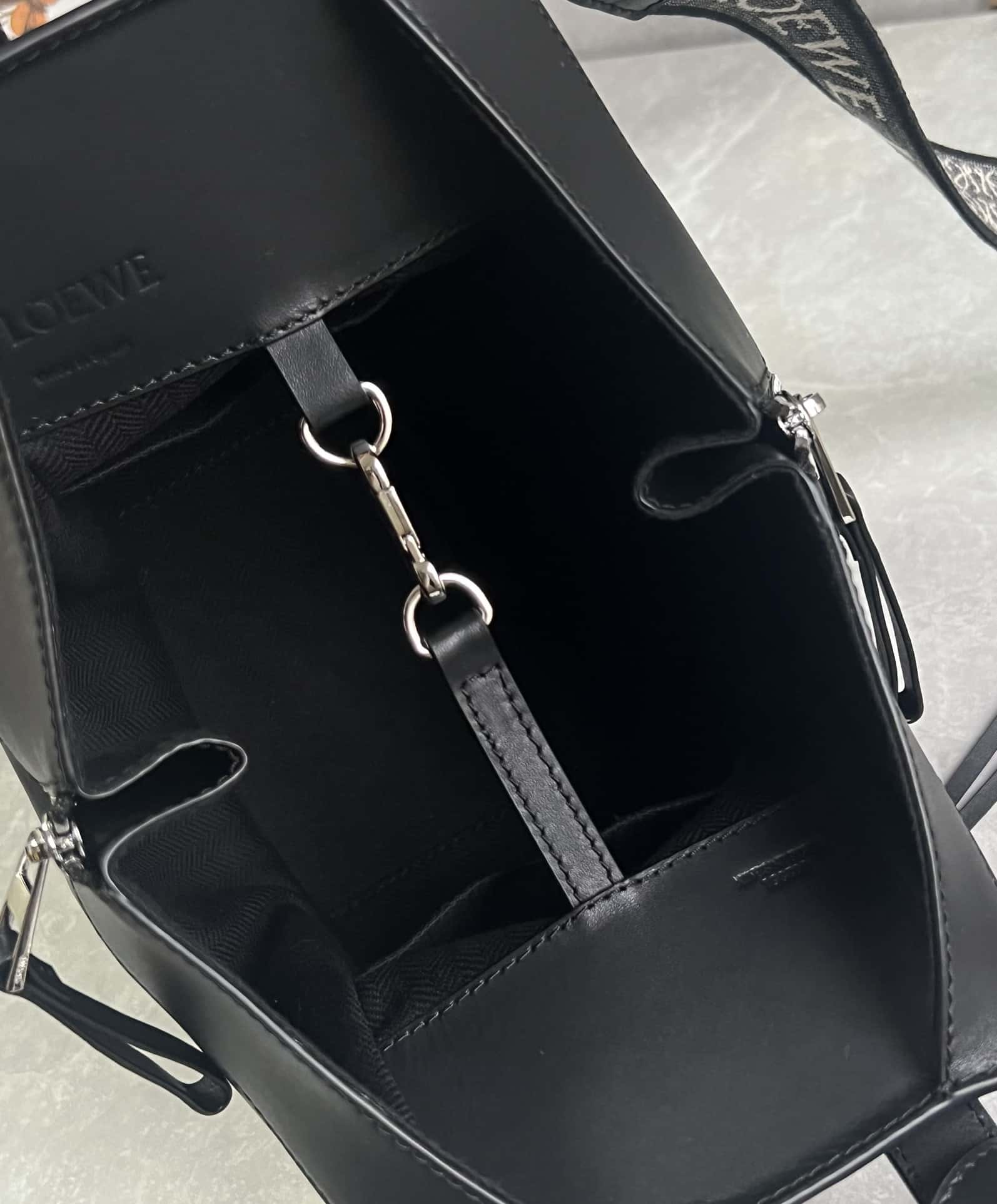 Bolsa LOEWE Calfskin Small Hammock