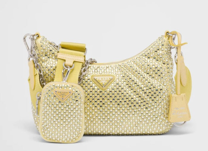 Bolsa Prada Re-Edition 2005 em Cetim Cristais